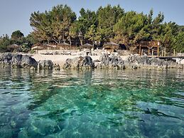 Nobelos Seaside Lodge