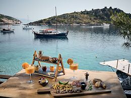 Nobelos Seaside Lodge