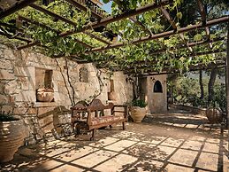 Nobelos Seaside Lodge