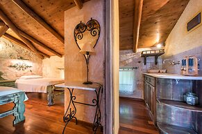 Nobelos Seaside Lodge