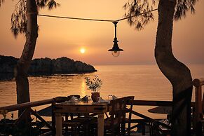 Nobelos Seaside Lodge