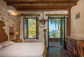 Nobelos Seaside Lodge