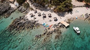 Nobelos Seaside Lodge