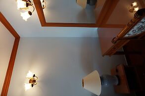 Dee-Lek Guesthouse and Restaurant