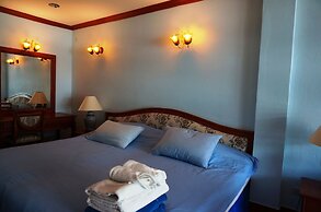 Dee-Lek Guesthouse and Restaurant