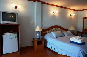 Dee-Lek Guesthouse and Restaurant