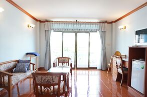 Dee-Lek Guesthouse and Restaurant