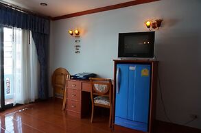 Dee-Lek Guesthouse and Restaurant