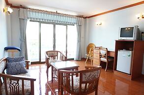 Dee-Lek Guesthouse and Restaurant