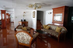 Dee-Lek Guesthouse and Restaurant