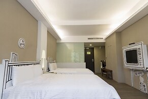 Monster Village Hotel