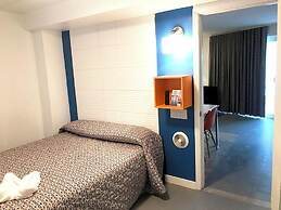 Jolly Roger Motel