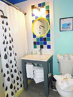Jolly Roger Motel