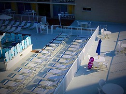 Jolly Roger Motel