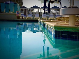 Jolly Roger Motel