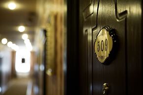 Imperial Palace Hotel