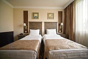 Imperial Palace Hotel