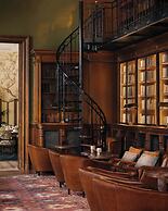 Saint James Paris - Relais & Chateaux