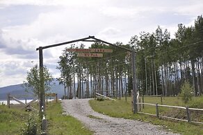 Williston Lake Resort