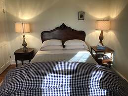 Hudson City Bed & Breakfast