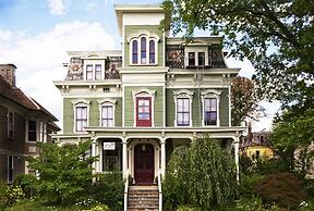 Hudson City Bed & Breakfast