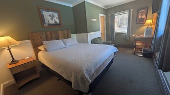 The Jay Village Inn