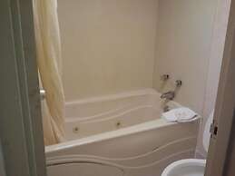 Studio 9 Inn & Suites