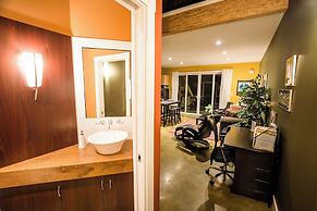 Crooked Tree Guest Suites