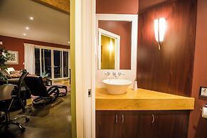 Crooked Tree Guest Suites