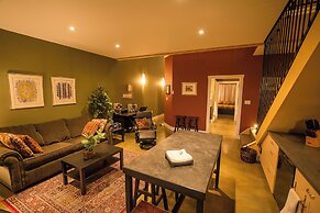 Crooked Tree Guest Suites