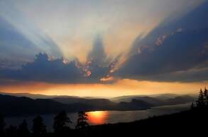 Crooked Tree Guest Suites