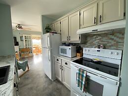 Greenwich Moonlight Bay Cottage