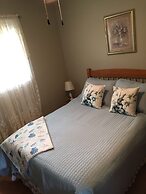 Greenwich Moonlight Bay Cottage