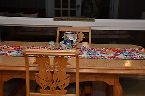 Greenwich Moonlight Bay Cottage