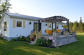 Greenwich Moonlight Bay Cottage