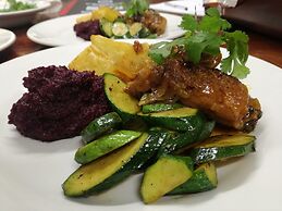 Chrislin African Lodge