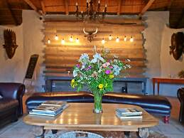 Chrislin African Lodge