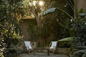 F ZEEN KEFALONIA - Adults Only