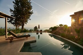 F ZEEN KEFALONIA - Adults Only