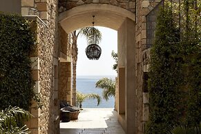 F ZEEN KEFALONIA - Adults Only