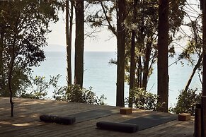 F ZEEN KEFALONIA - Adults Only