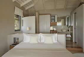 F ZEEN KEFALONIA - Adults Only