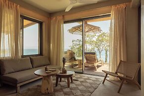 F ZEEN KEFALONIA - Adults Only