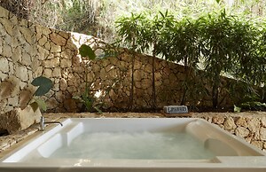 F ZEEN KEFALONIA - Adults Only