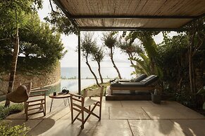 F ZEEN KEFALONIA - Adults Only