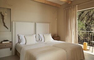 F ZEEN KEFALONIA - Adults Only