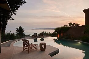 F ZEEN KEFALONIA - Adults Only