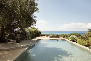 F ZEEN KEFALONIA - Adults Only