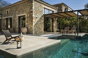 F ZEEN KEFALONIA - Adults Only