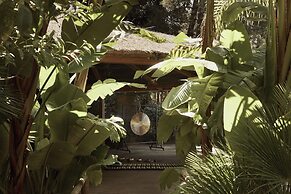 F ZEEN KEFALONIA - Adults Only